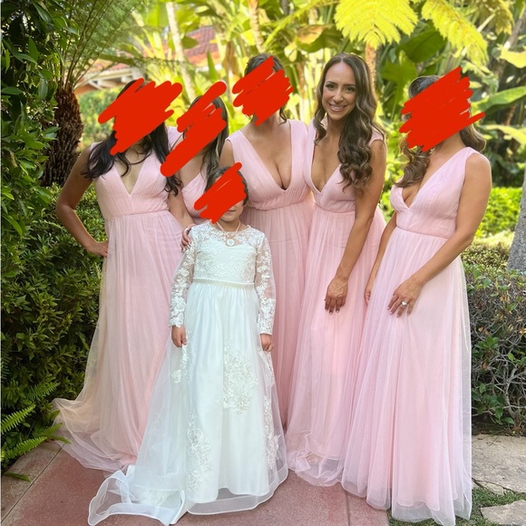 Vera Wang Bride

Vias Pleated Tulle Gown - Picture 5 of 5